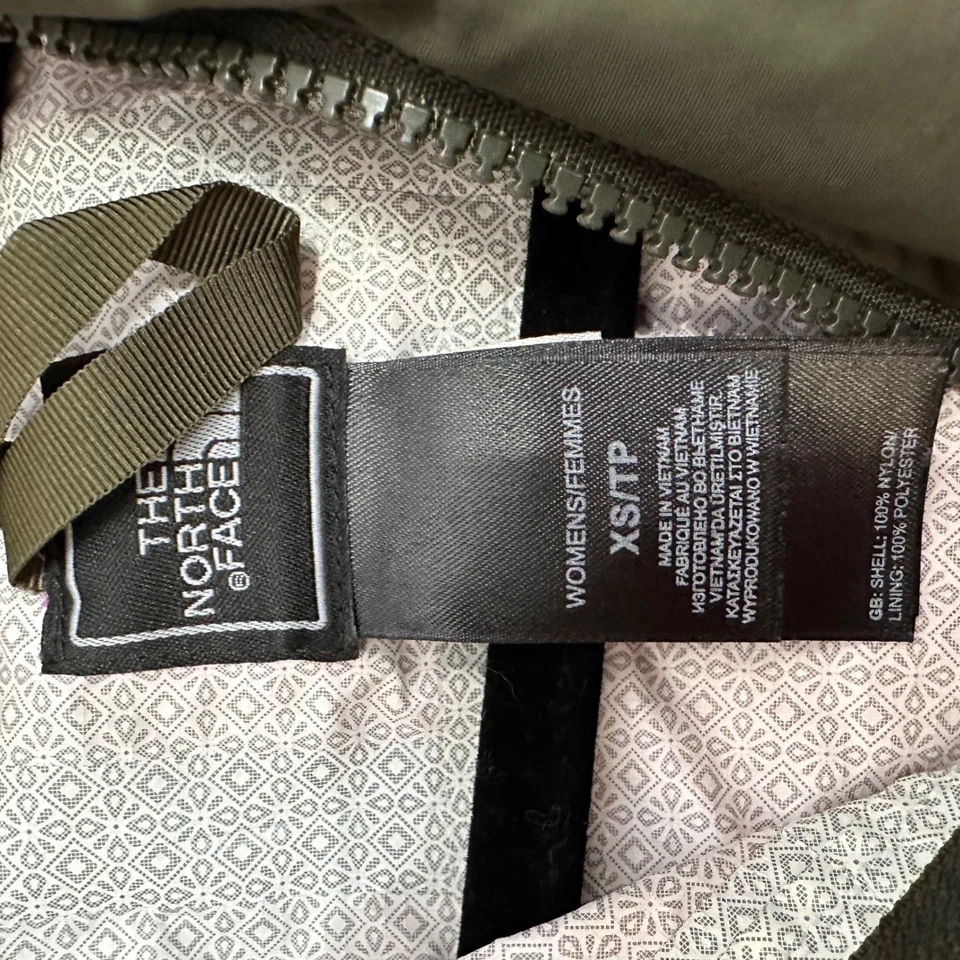 The North Face 紫色雨衣女式 XS TP 轻便连帽防水 — 第 3/4 张图片