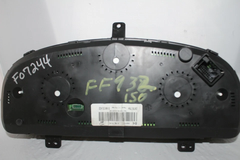 Cuadro de instrumentos velocímetro indicadores de panel de instrumentos Saturn Vue 2009 81.325 millas Foto 4 de 4