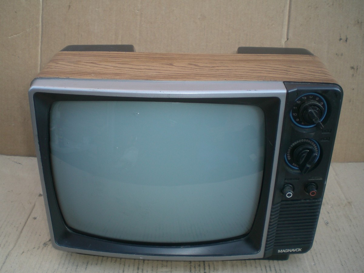 Magnavox 12” Crt Black and White Television model BG3741AK01 Magnavox 12” Crt Black and White Television model BG3741AK01