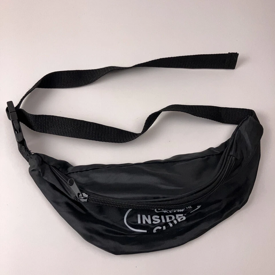 Riñonera negra Coca Cola Insiders Club Foto 2 de 4