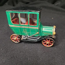Vintage Green Lever Action Tin Car made by Modern Toys  Made In Japan 451993