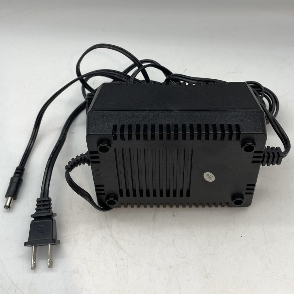 Lionel Trains O Gauge Hobby Transformer AC1803000 77W Lionel Trains O Gauge Hobby Transformer AC1803000 77W
