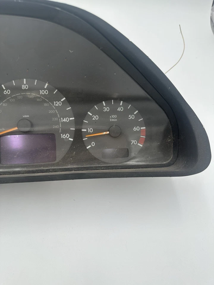 Cuadro de instrumentos velocímetro Mercedes-Benz CLK320 CLK430 2001 OEM tipo 208 Foto 4 de 4