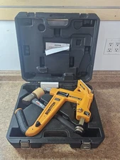Bostitch MFN-201 Manual Wood Flooring Nailer Premium with Mallet & Case