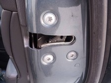 Porte arrière et accessoires Infiniti Q70