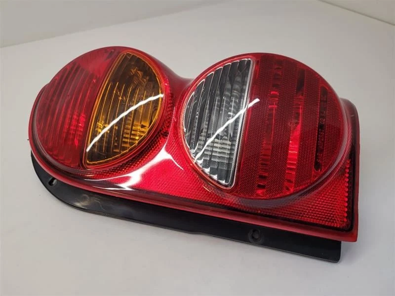 2002 03 2004 JEEP LIBERTY RH Passenger Right Tail Light 55155828AH - Изображение 2 из 4