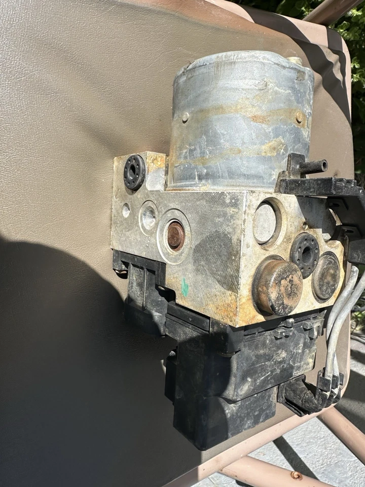 1998-2002 Isuzu Trooper ABS Brake Pump System Antilock - Image 3 of 3