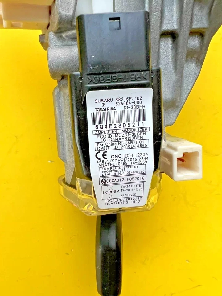 Subaru WRX 2015-2019 bloqueo de interruptor de encendido de dirección genuino con llave OEM 88216FJ102 Foto 3 de 4