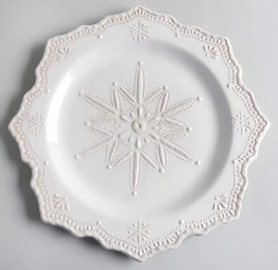 CRACKER BARREL SEASONAL ELEGANCE SNOWFLAKE PLATES SET OF 4 NEW IN BOX UNUSED