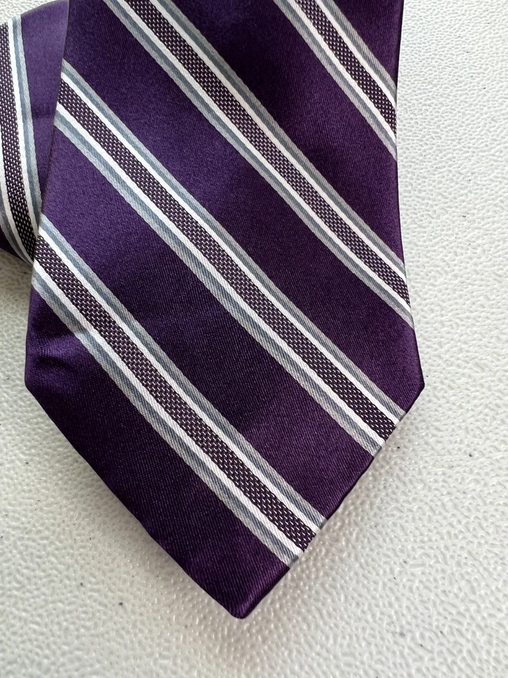 Corbata Merona púrpura, blanco y gris patrón de rayas 100 % seda nueva sin etiquetas Foto 2 de 4