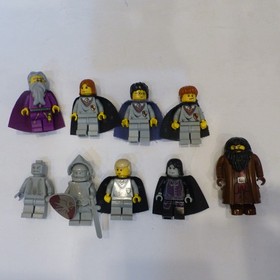 LEGO Harry Potter 4709 Hogwarts Castle 99.9 Complete w/ Minifigs Manual (no box)