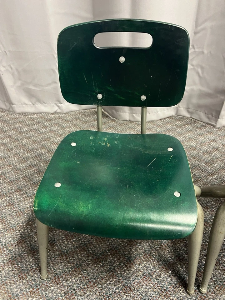 Lote de 3 sillas escolares apilables vintage de metal y madera Raymond Loewy BRUNSWICK Foto 3 de 4