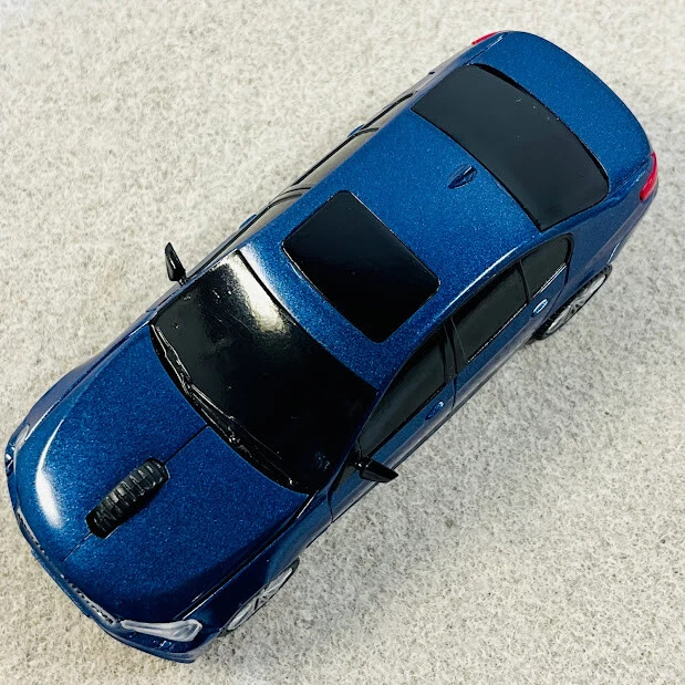 BMW New 5 Series Sedan Blue Wireless Computer Mouse Mini car model Dealer Promo - Image 4 of 4