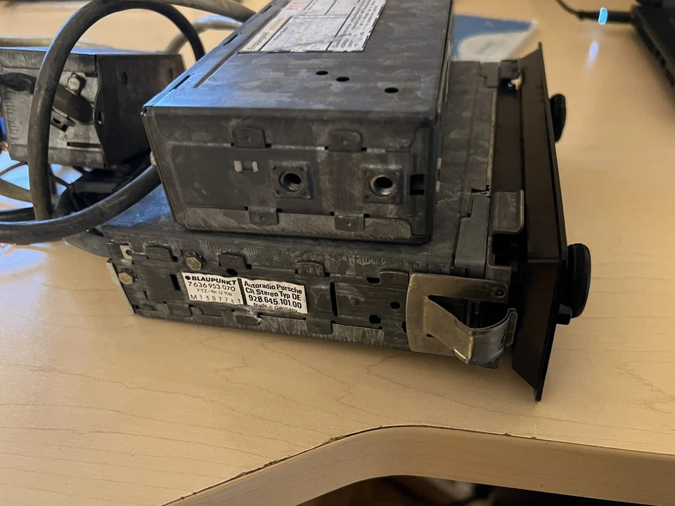 Blaupunk Porsche CR  Stereo Radio 1978-1980 930,911,928 - Image 4 of 4