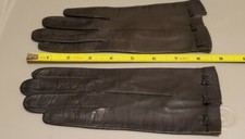 VINTAGE LADIES BLACK LEATHER WRIST LENGTH GLOVES WITH BOWS - 6 3/4
