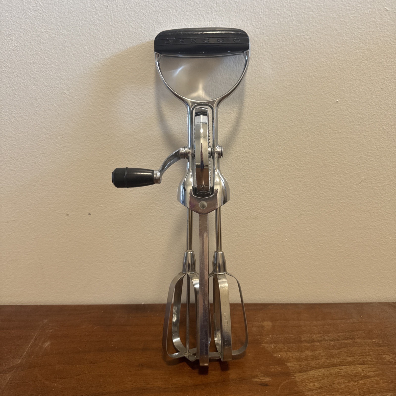 Vintage EKCO Best Egg Beater Hand Mixer – Chrome & Black Handle – 1950s