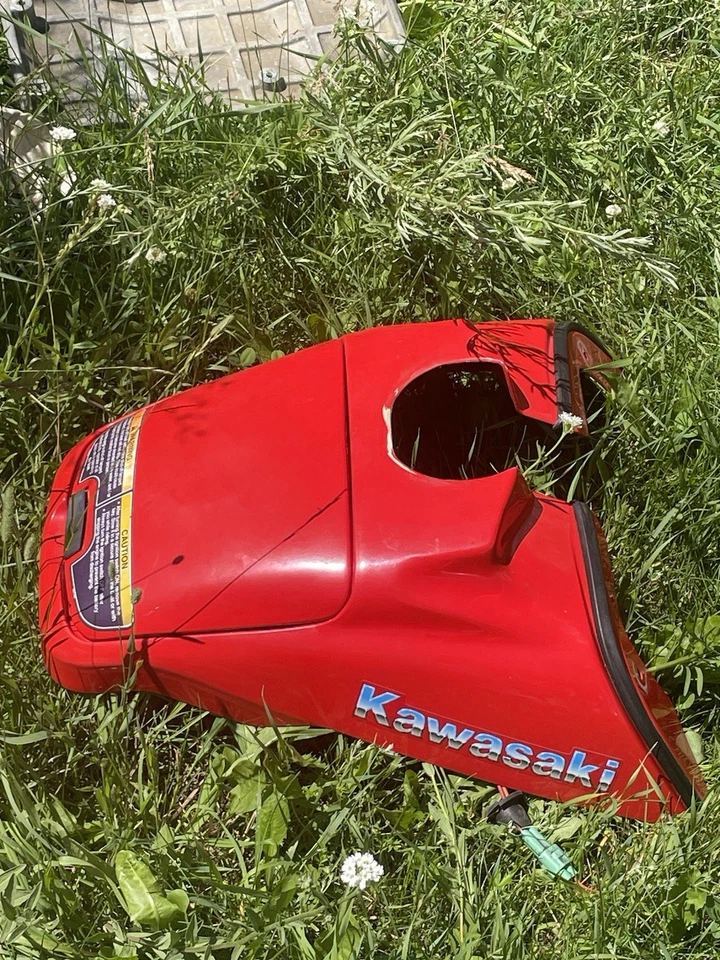 Capuz de comparação de armazenamento chave para 1999 Kawasaki Jet Ski Ultra 150 - Imagem 2 de 4