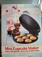 Mini Cupcake Maker Bakes 7 Mini Cupcakes