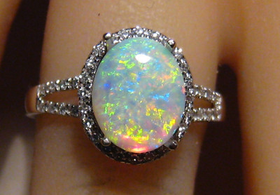 1,45 ct hochwertiger Opal & Diamant Ring, massiv 14 k Weißgold, Helligkeit 5