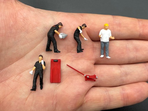 Car Mechanics. Miniature Human Figure Sets. 1:64 Scale - Picture 5 of 6