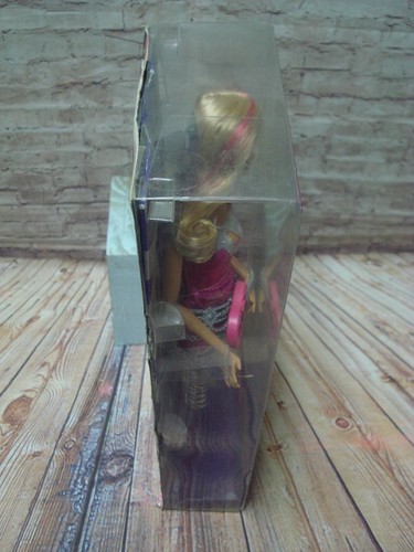 Barbie Dreamhouse FASHIONISTA 100 POSES SASSY Barbie Doll In Box 2009 T3325 - Picture 5 of 12