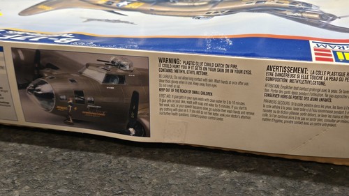 De Colección Revell Monograma 1:48 B-17F Fortaleza Voladora “Campana Memphis” Modelo Kit De Lujo - Imagen 23 de 24