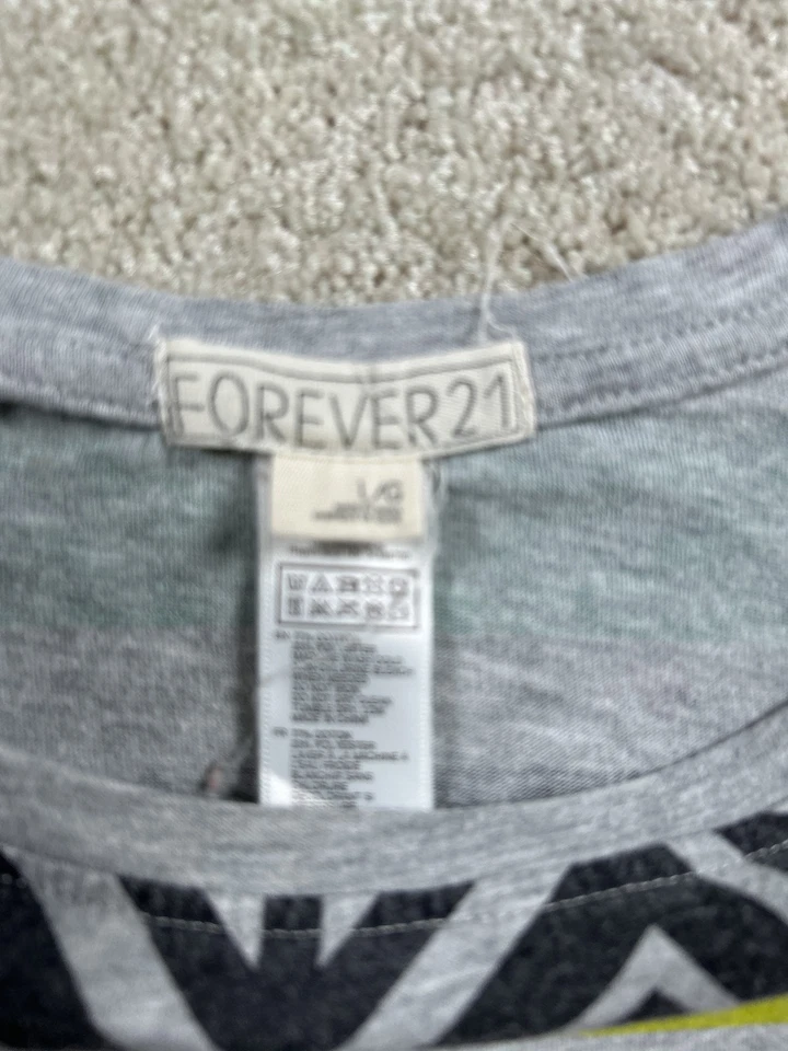 Camisa Forever 21 para mujer grande geométrica ala de murciélago azteca top de gran tamaño boho festiva Foto 4 de 4