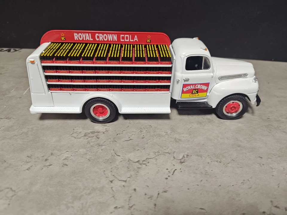 First Gear Royal Crown Cola 1951 Ford Bottlers Truck 1/34 Diecast Model 1993 NIB - Image 2 of 4
