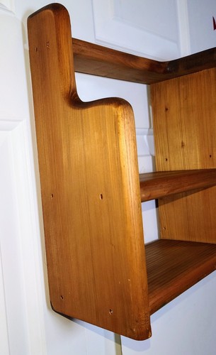 Antica mensola rustica da parete 37" in legno di rovere, 2 pioli,2 livelli con arco,fatta a mano VG - Foto 12 di 19