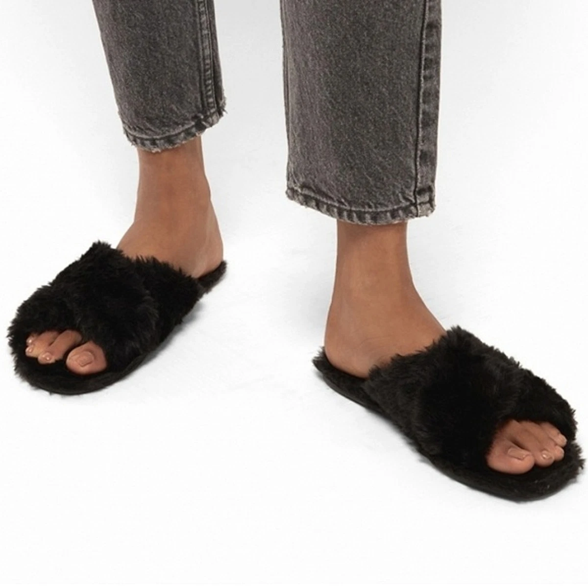 Schutz slippers store