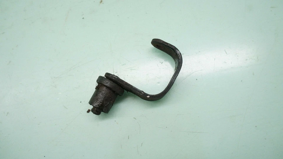 1970 Triumph TR6R Trophy TR6 650cc T120 T120R Bonneville *1397 OIL TANK BRACKET - Image 2 of 3