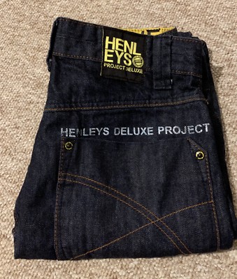 Henleys Jugend Jeans Größe W 26 L 28 .