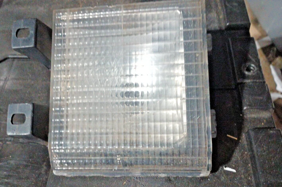 Corner/Park Light Single Headlamps Fits 83-88 BLAZER/JIMMY (full size)  LOC-135F - Image 2 of 4