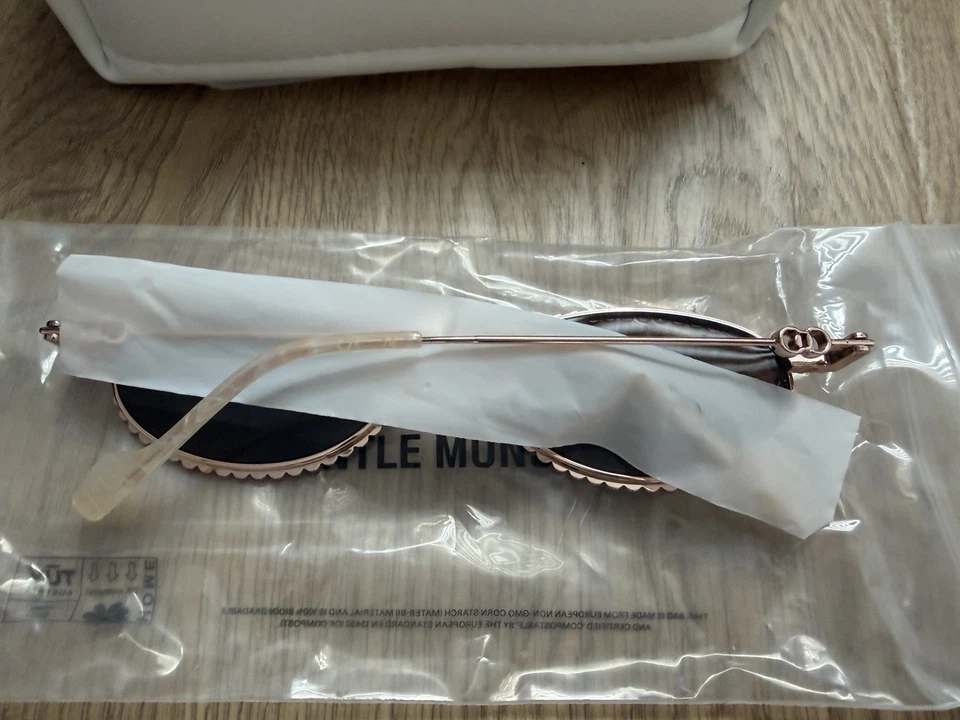 100% Authentic Gentle Monster x Jennie Lesyeuxdenini 02 Round Pink Sunglasses - Imagem 3 de 4