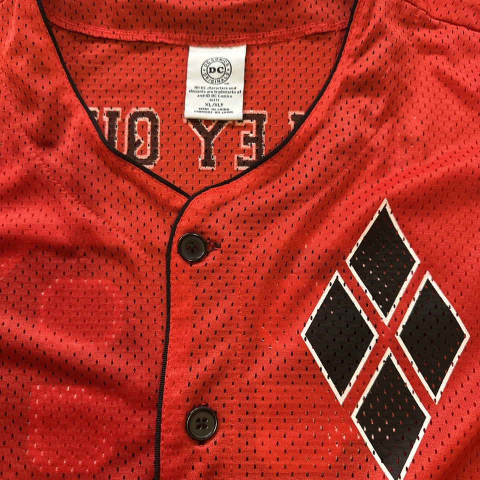 Camiseta DC Batman Harley Quinn Unisex XL Roja Béisbol Juegos con disfraces Abotonada Foto 2 de 4