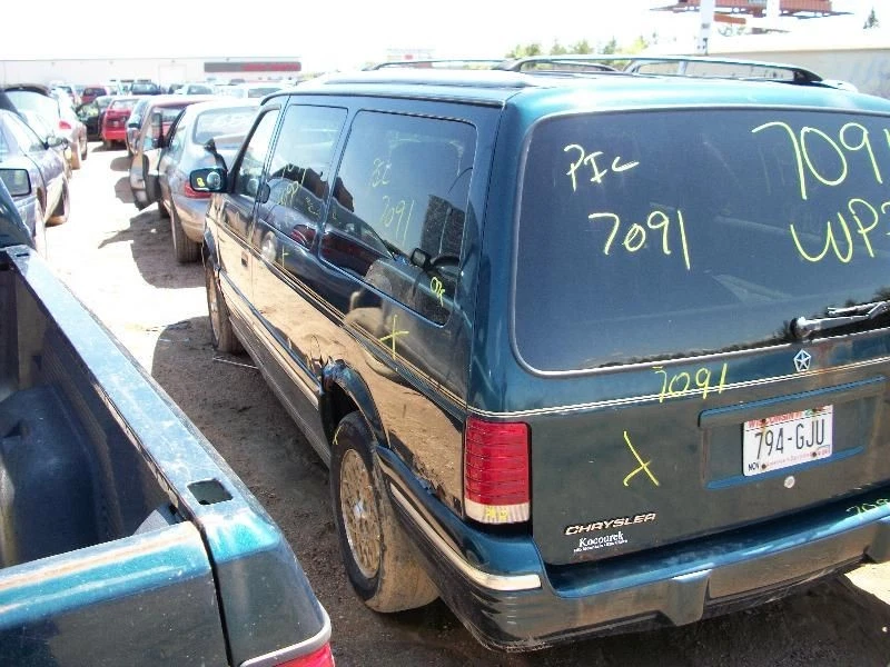 Luz trasera derecha pasajero para 91-95 TOWN & COUNTRY 1061666 Foto 4 de 4