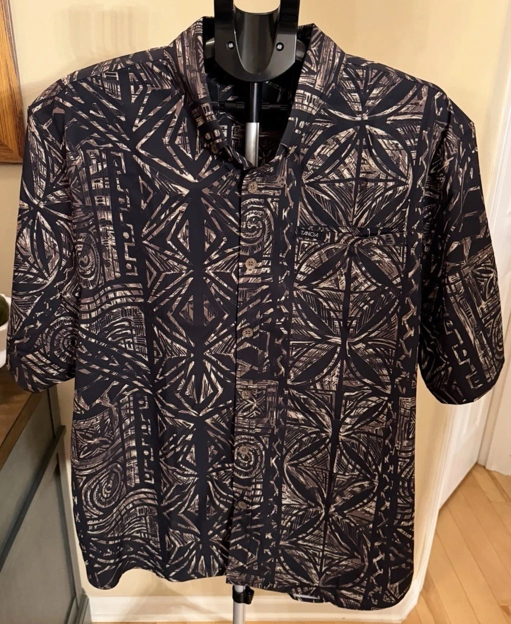 Tanoa Hawaiian Shirt Mens 2XL Tribal Tapa Print Aloha Camp
Opens in a new window or tab