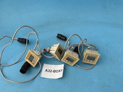 Lot of 4 SMC ISE4B-T1-26 Digital Pressure Switch Sensor 12-24VDC Analog 1-5V