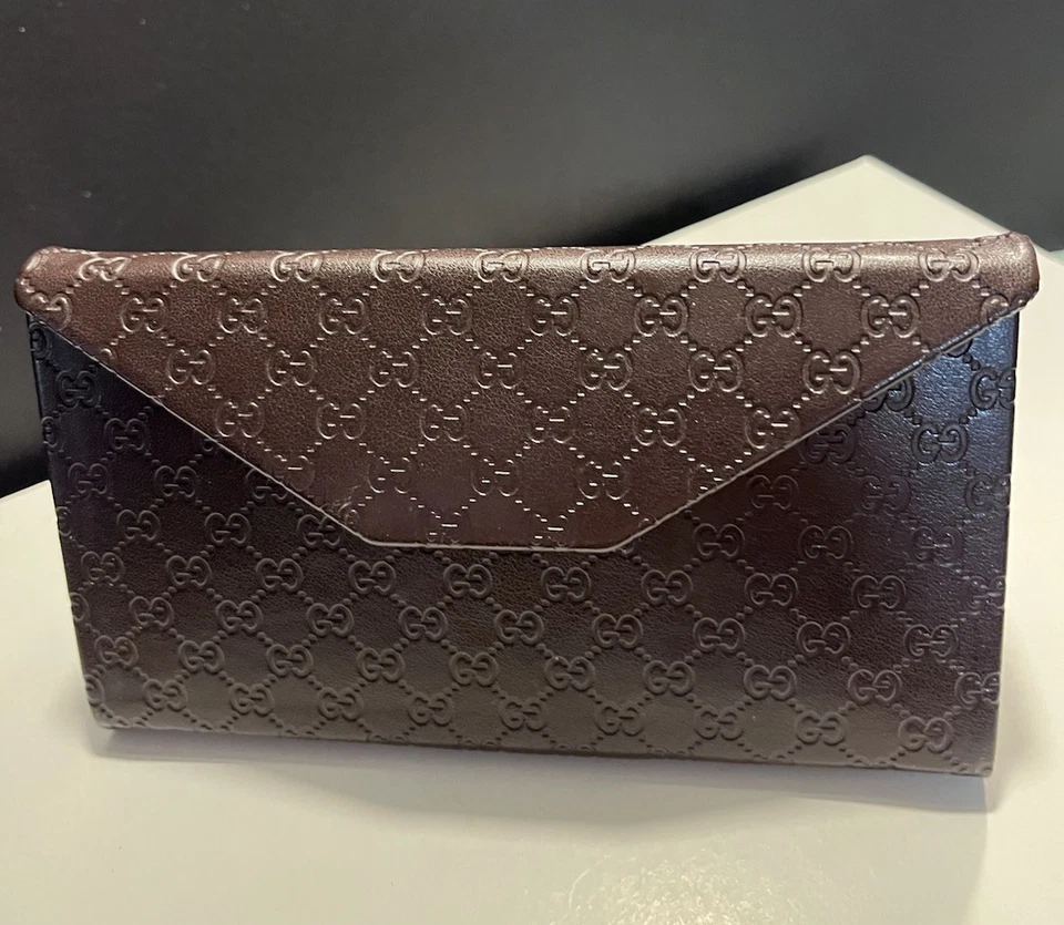 GUCCI Plegable Triángulo Duro Gafas de Sol Imitación Cuero Estuche Foto 3 de 4