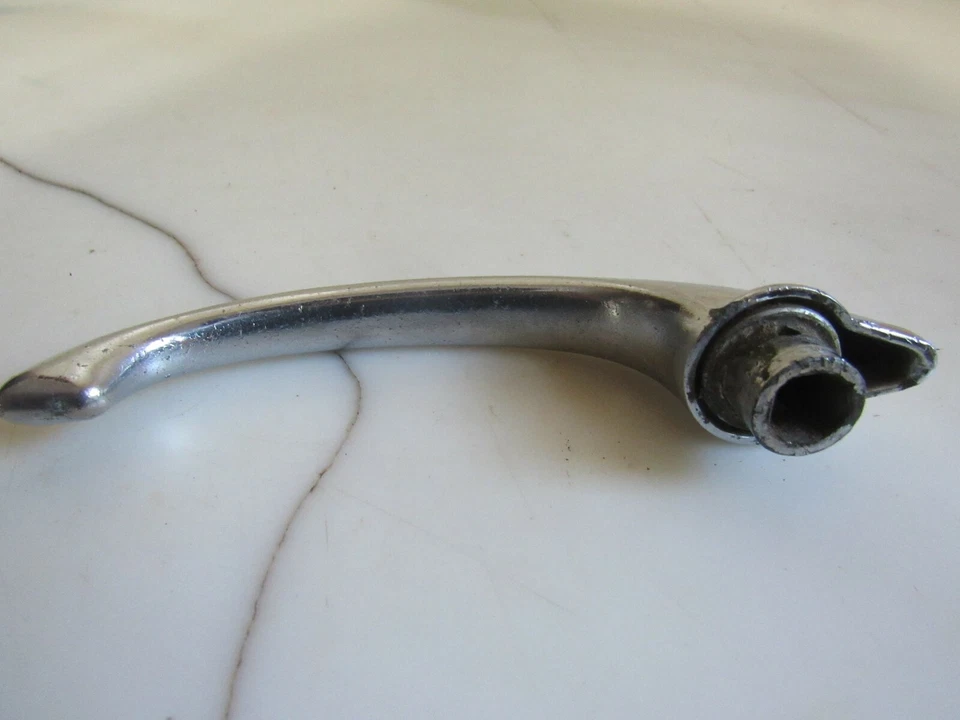 Manija de puerta de coche OEM 1941 Chrysler C28 C30 Royal Windsor Saratoga Foto 4 de 4
