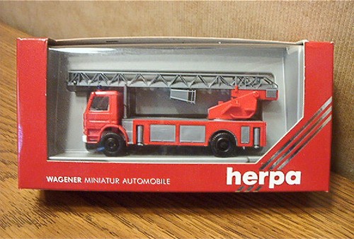 Camión de bomberos Herpa Wagener miniatura escala HO #863002 con escalera | Zustand: New