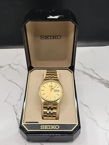 Seiko Quartz Gold Tone Day Date Presentation Watch Mens Farmland 25 Yrs In Box