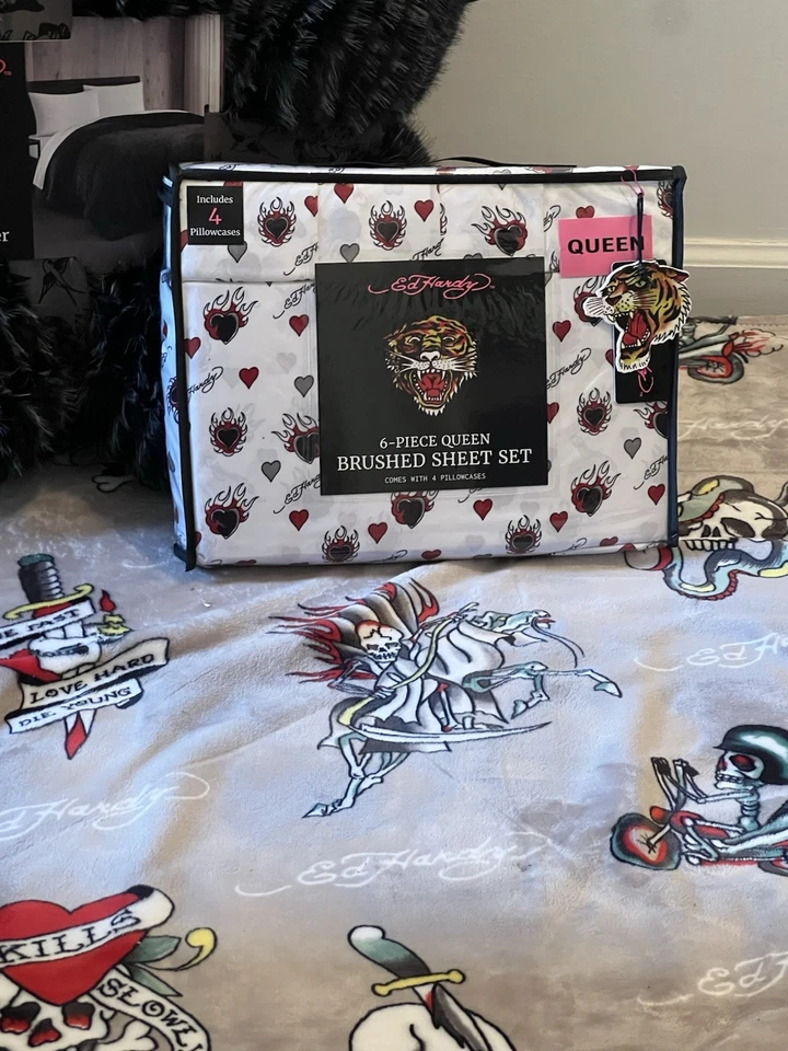 Ed Hardy Edredón Reina Negro/Gris y Juego de Sábanas Reina 6 Piezas Corazones Negros Ardientes Foto 3 de 4