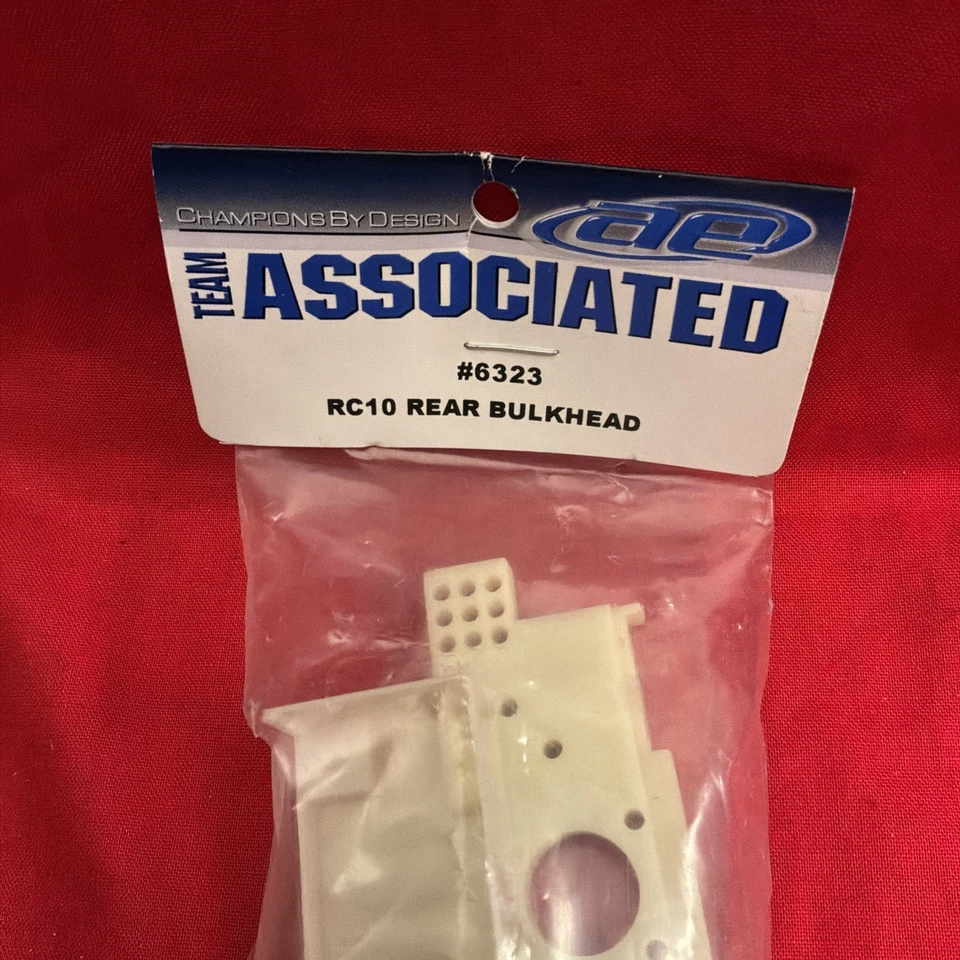 Team Associated 6323 RC10 Rear Bulkhead - Image 2 of 4