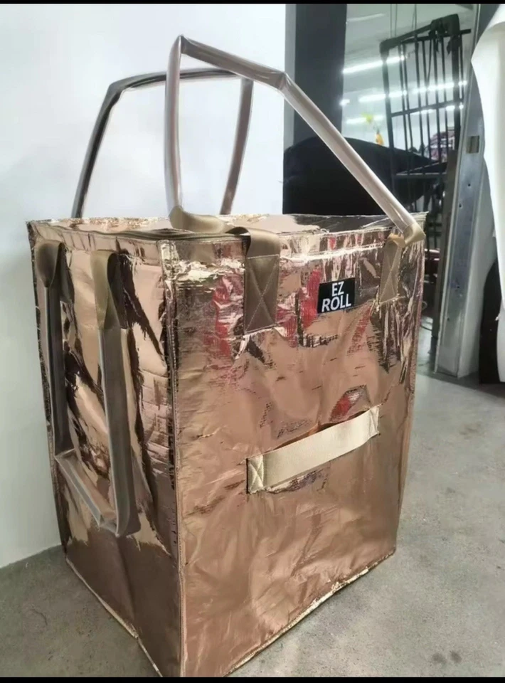 Большая сумка-тоут на колесиках Ez ROLL с застежкой-молнией сверху и на пуговицах, черная - Изображение 3 из 4