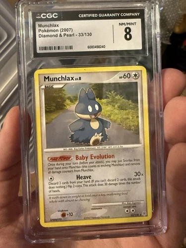 Munchlax Rare Diamond and Pearl 33/130 CGC 8 Non holo