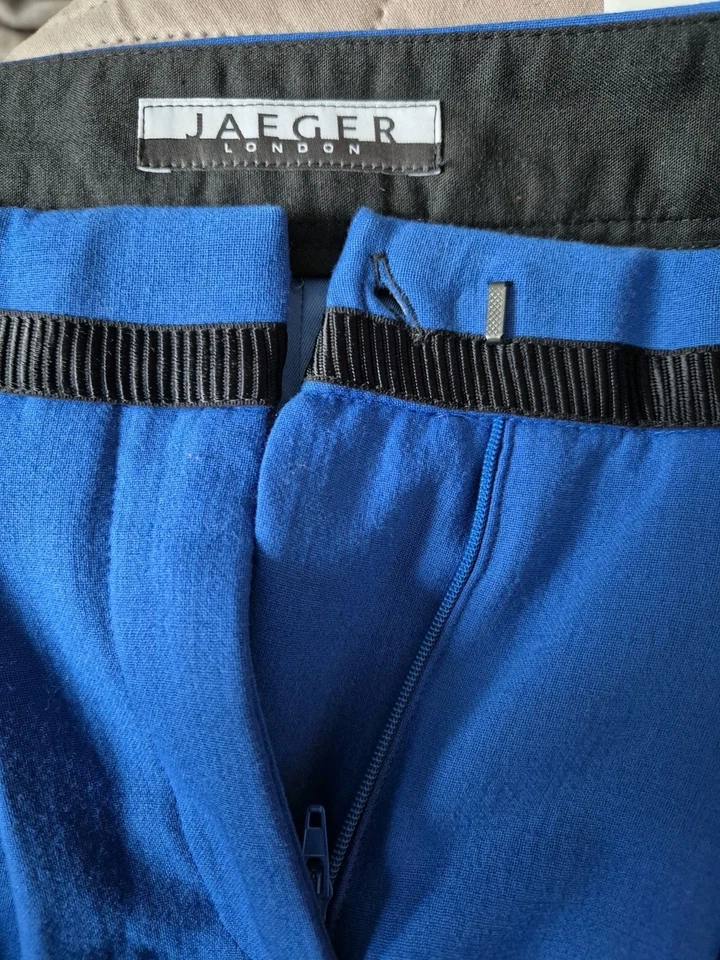 Jaeger Women's Size 8, 94% Virgin Wool Fully Lined Blue Skirt With Pockets BNWT - Image 3 of 4