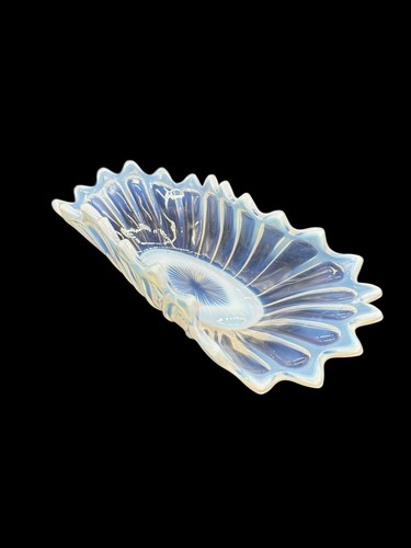 Vintage Fostoria Heirloom White Opalescent Console Bowl Handblown Glass 1950’s - Picture 5 of 6