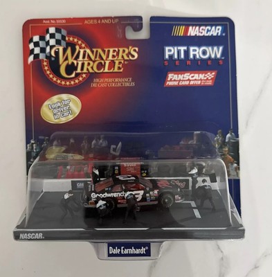 Winners Circle 1998 Dale Earnhardt Sr. #3 Goodwrench Pit Row Series 1:64  