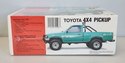 Lindberg Toyota 4X4 Pickup Big 1/20 Scale Truck Model Kit 72506